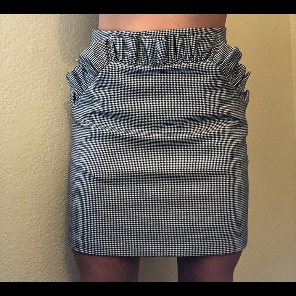 Houndstooth High Waisted Ruffle Mini Skirt